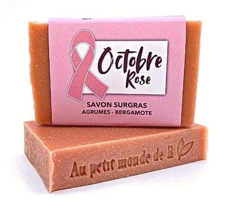 Savon Octobre Rose Savon surgras emballé dans un packaging kraft marqué "octobre rose"